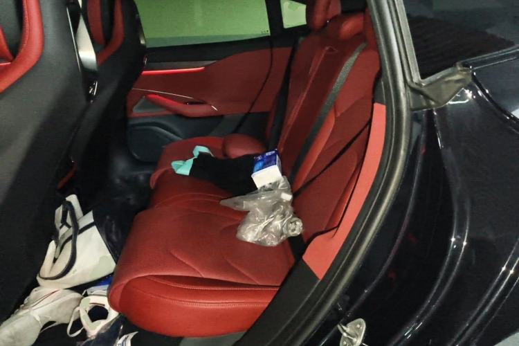 Used Xiaomi Auto SU7 2024 Four-Wheel Drive Ultra-Long Range Advanced Intelligent Driving Max Edition Left Rear Seat