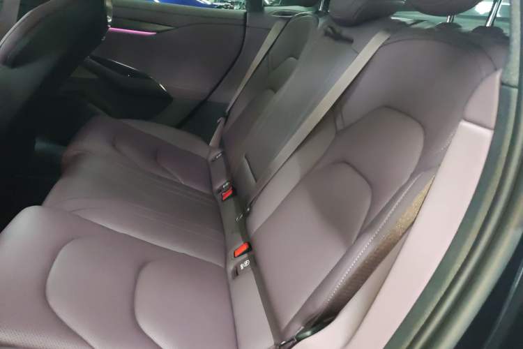 Used Xiaomi Auto SU7 2024 Rear-Drive Ultra-Long Range Advanced Pro-Level Intelligent Driving Version Left Rear Seat