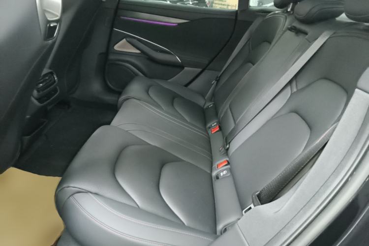 Used Xiaomi Auto SU7 2024 Rear-Drive Long-Range Intelligent Driving Version Left Rear Seat