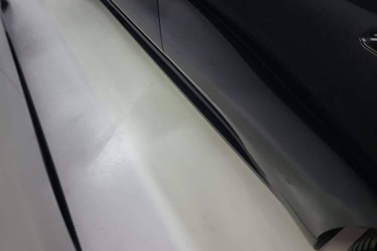 Used Xiaomi Auto SU7 2024 Rear-Drive Long-Range Intelligent Driving Version Left Side Sill