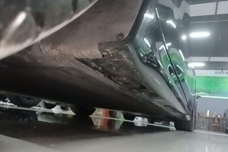 Used Xiaomi Auto SU7 2024 Rear-Drive Long-Range Intelligent Driving Version Left Side Sill
