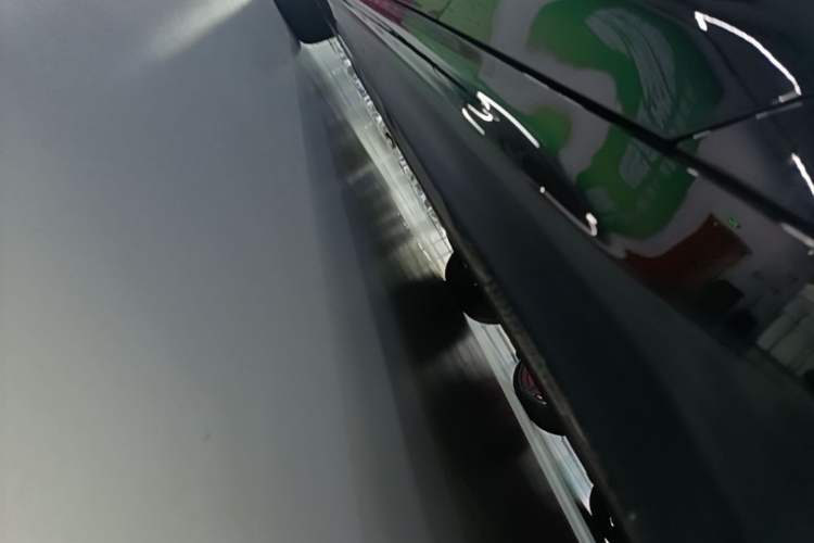 Used Xiaomi Auto SU7 2024 Rear-Drive Long-Range Intelligent Driving Version Left Side Sill