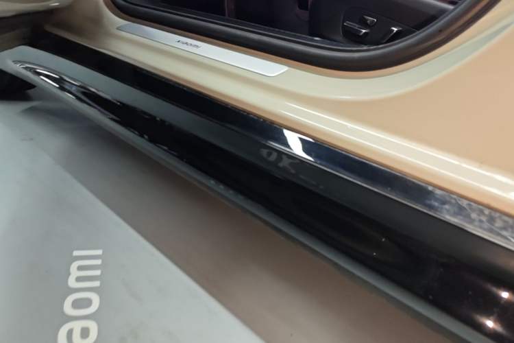 Used Xiaomi Auto SU7 2024 Four-Wheel Drive Ultra-Long Range Advanced Intelligent Driving Max Edition Left Side Sill