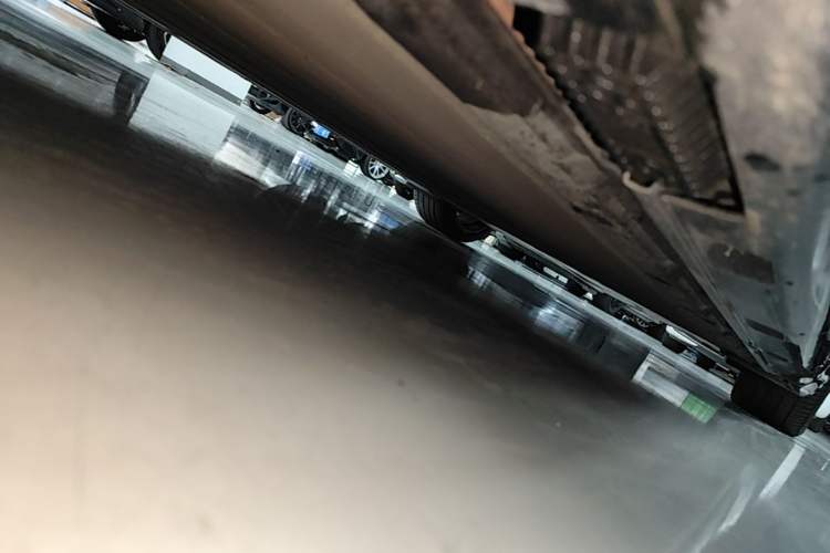 Used Xiaomi Auto SU7 2024 Rear-Drive Standard Founder Edition Left Side Sill