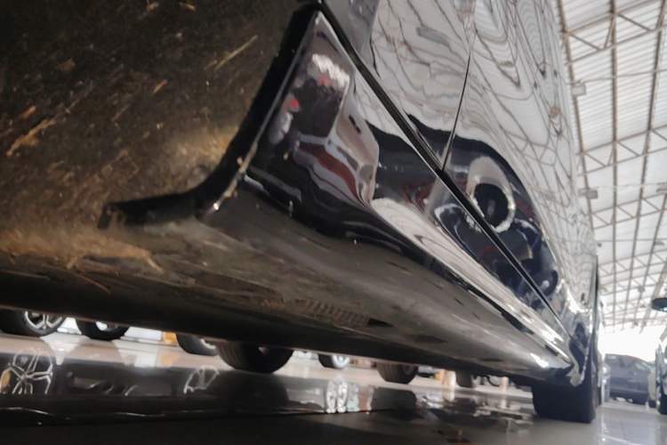 Used Xiaomi Auto SU7 2024 Four-Wheel Drive Ultra-Long Range Advanced Intelligent Driving Max Edition Left Side Sill