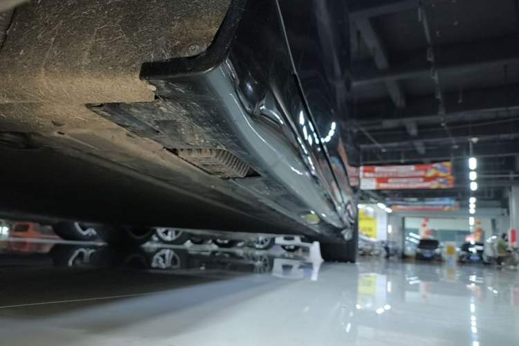 Used Xiaomi Auto SU7 2024 Rear-Drive Long-Range Intelligent Driving Version Left Side Sill