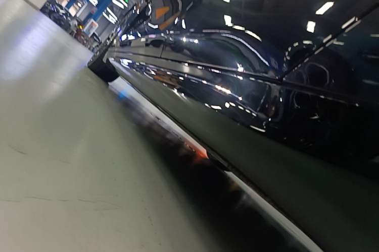 Used Xiaomi Auto SU7 2024 Four-Wheel Drive Ultra-Long Range Advanced Intelligent Driving Max Edition Left Side Sill