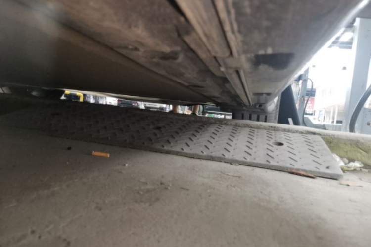 Used Xiaomi Auto SU7 2024 Rear-Drive Ultra-Long Range Advanced Pro-Level Intelligent Driving Version Left Side Sill