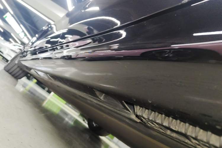 Used Xiaomi Auto SU7 2024 Four-Wheel Drive Ultra-Long Range Advanced Intelligent Driving Max Edition Left Side Sill