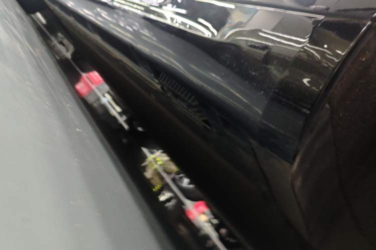 Used Xiaomi Auto SU7 2024 Four-Wheel-Drive Max Founder's Edition Left Side Sill