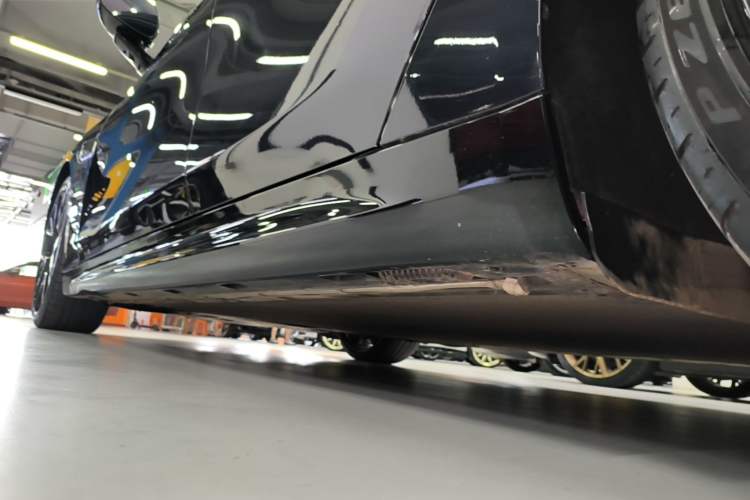 Used Xiaomi Auto SU7 2024 Four-Wheel Drive Ultra-Long Range Advanced Intelligent Driving Max Edition Left Side Sill
