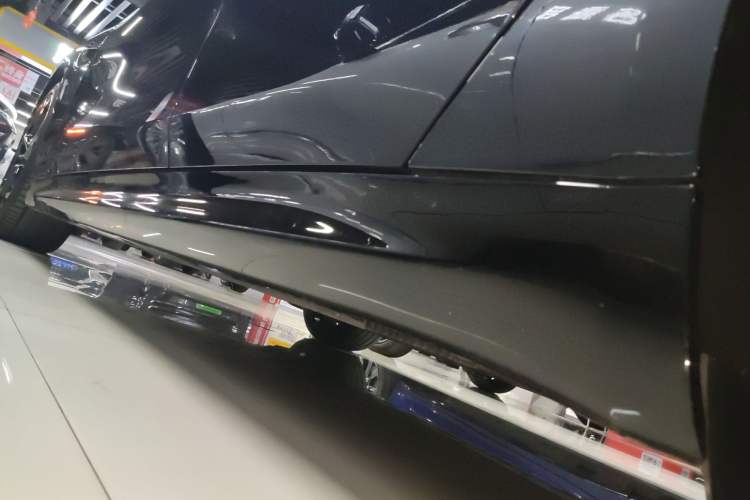 Used Xiaomi Auto SU7 2024 Rear-Drive Ultra-Long Range Advanced Pro-Level Intelligent Driving Version Left Side Sill
