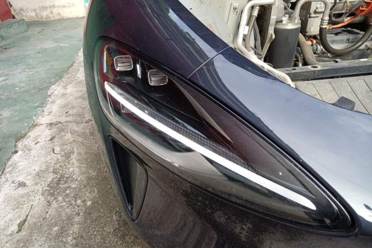 Used Xiaomi Auto SU7 2024 Four-Wheel-Drive Max Founder's Edition Right Front Headlight