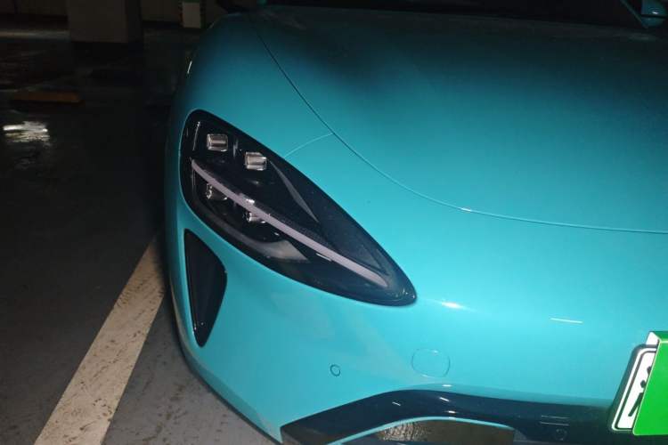 Used Xiaomi Auto SU7 2024 Four-Wheel Drive Ultra-Long Range Advanced Intelligent Driving Max Edition Right Front Headlight