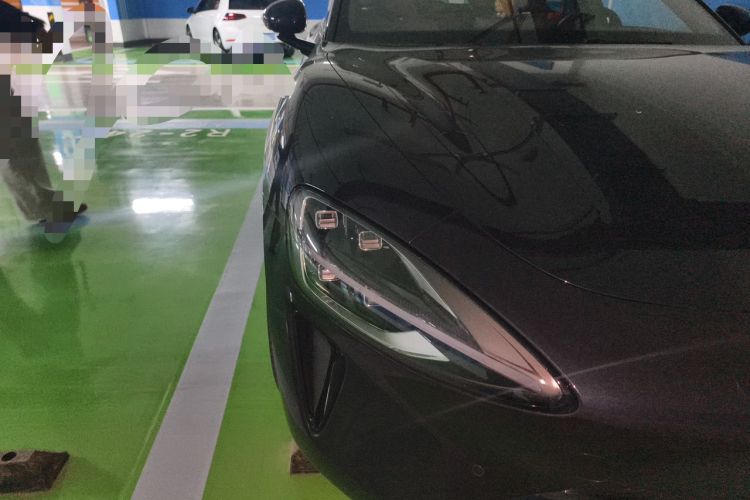 Used Xiaomi Auto SU7 2024 Rear-Drive Long-Range Intelligent Driving Version Right Front Headlight