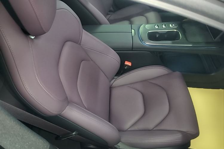 Used Xiaomi Auto SU7 2024 Rear-Drive Long-Range Intelligent Driving Version Right Front Seat
