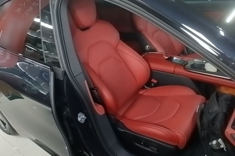 Used Xiaomi Auto SU7 2024 Rear-Drive Long-Range Intelligent Driving Version Right Front Seat