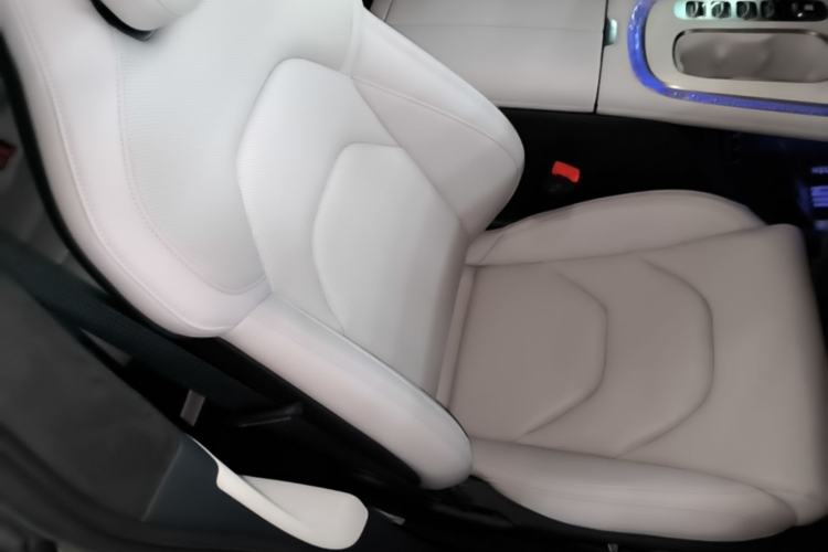 Used Xiaomi Auto SU7 2024 Four-Wheel Drive Ultra-Long Range Advanced Intelligent Driving Max Edition Right Front Seat