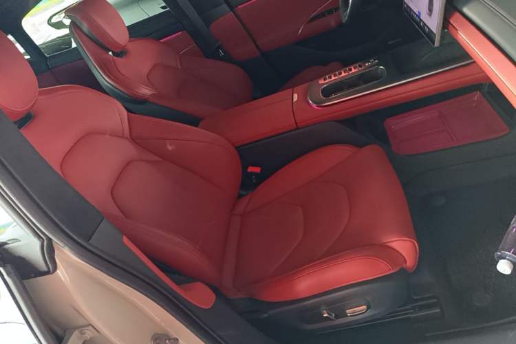 Used Xiaomi Auto SU7 2024 Four-Wheel Drive Ultra-Long Range Advanced Intelligent Driving Max Edition Right Front Seat