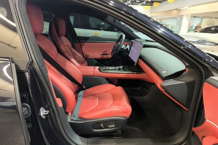 Used Xiaomi Auto SU7 2024 Four-Wheel Drive Ultra-Long Range Advanced Intelligent Driving Max Edition Right Front Seat