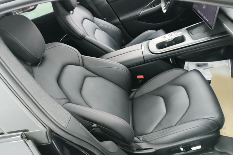 Used Xiaomi Auto SU7 2024 Rear-Drive Long-Range Intelligent Driving Version Right Front Seat