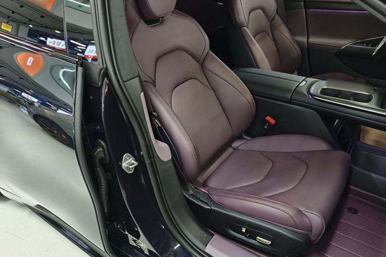Used Xiaomi Auto SU7 2024 Four-Wheel Drive Ultra-Long Range Advanced Intelligent Driving Max Edition Right Front Seat