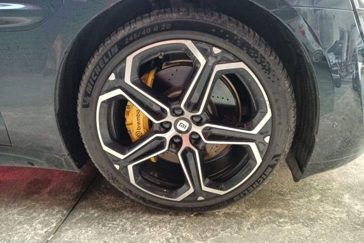 Used Xiaomi Auto SU7 2024 Four-Wheel-Drive Max Founder's Edition Right Front Wheel Hub
