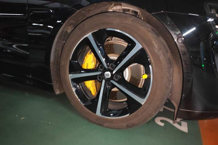 Used Xiaomi Auto SU7 2024 Four-Wheel-Drive Max Founder's Edition Right Front Wheel Hub