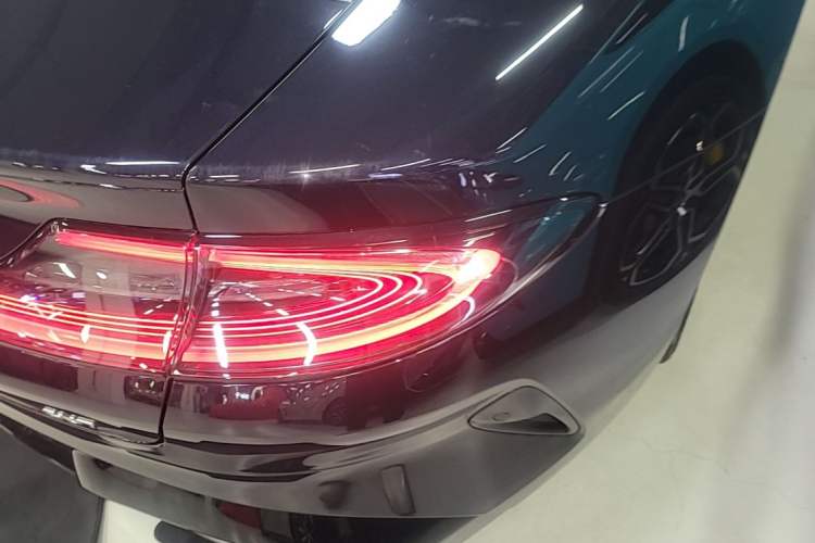 Used Xiaomi Auto SU7 2024 Rear-Drive Long-Range Intelligent Driving Version Right Rear Taillight
