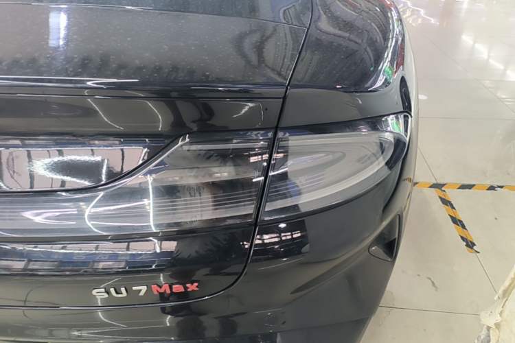 Used Xiaomi Auto SU7 2024 Four-Wheel Drive Ultra-Long Range Advanced Intelligent Driving Max Edition Right Rear Taillight