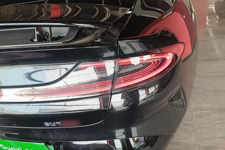 Used Xiaomi Auto SU7 2024 Four-Wheel Drive Ultra-Long Range Advanced Intelligent Driving Max Edition Right Rear Taillight