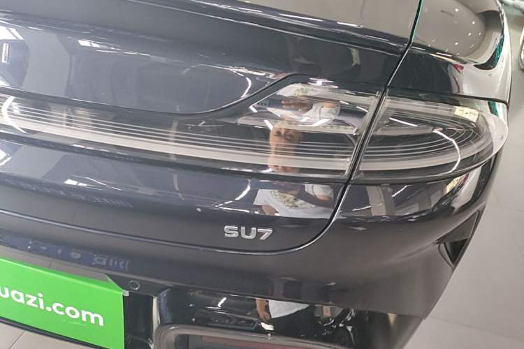 Used Xiaomi Auto SU7 2024 Rear-Drive Standard Founder Edition Right Rear Taillight