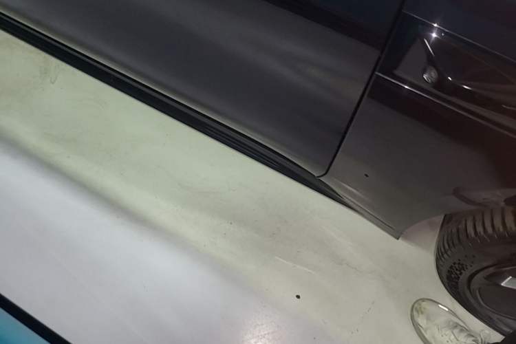 Used Xiaomi Auto SU7 2024 Rear-Drive Long-Range Intelligent Driving Version Right Side Sill