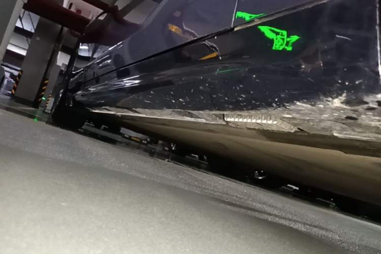 Used Xiaomi Auto SU7 2024 Rear-Drive Ultra-Long Range Advanced Pro-Level Intelligent Driving Version Right Side Sill