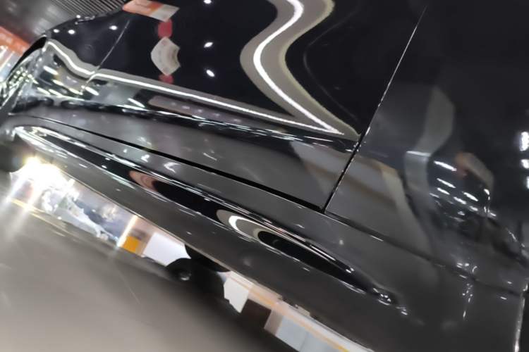 Used Xiaomi Auto SU7 2024 Four-Wheel Drive Ultra-Long Range Advanced Intelligent Driving Max Edition Right Side Sill