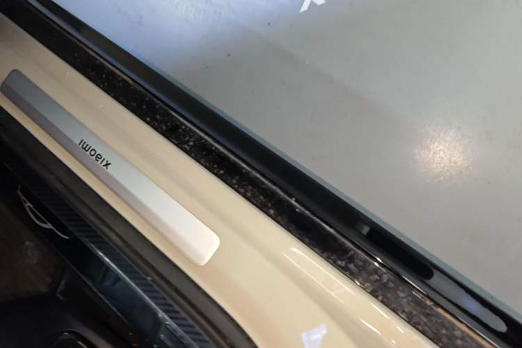 Used Xiaomi Auto SU7 2024 Four-Wheel Drive Ultra-Long Range Advanced Intelligent Driving Max Edition Right Side Sill