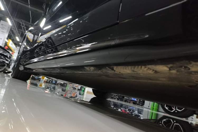 Used Xiaomi Auto SU7 2024 Rear-Drive Long-Range Intelligent Driving Version Right Side Sill