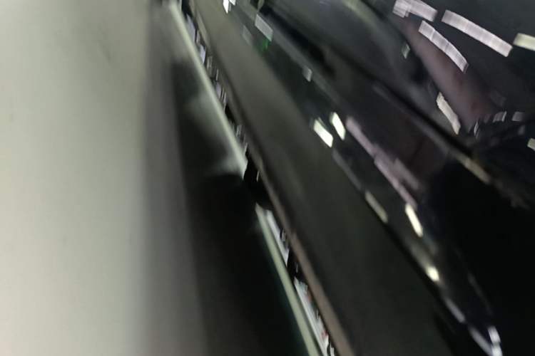 Used Xiaomi Auto SU7 2024 Four-Wheel Drive Ultra-Long Range Advanced Intelligent Driving Max Edition Right Side Sill