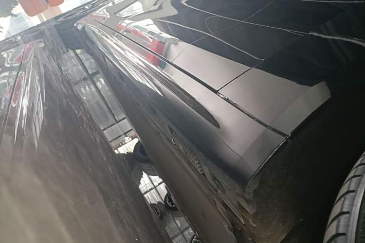 Used Xiaomi Auto SU7 2024 Four-Wheel Drive Ultra-Long Range Advanced Intelligent Driving Max Edition Right Side Sill