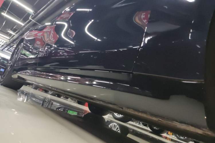 Used Xiaomi Auto SU7 2024 Rear-Drive Ultra-Long Range Advanced Pro-Level Intelligent Driving Version Right Side Sill