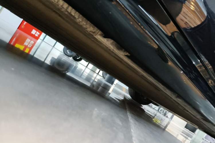 Used Xiaomi Auto SU7 2024 Rear-Drive Long-Range Intelligent Driving Version Right Side Sill