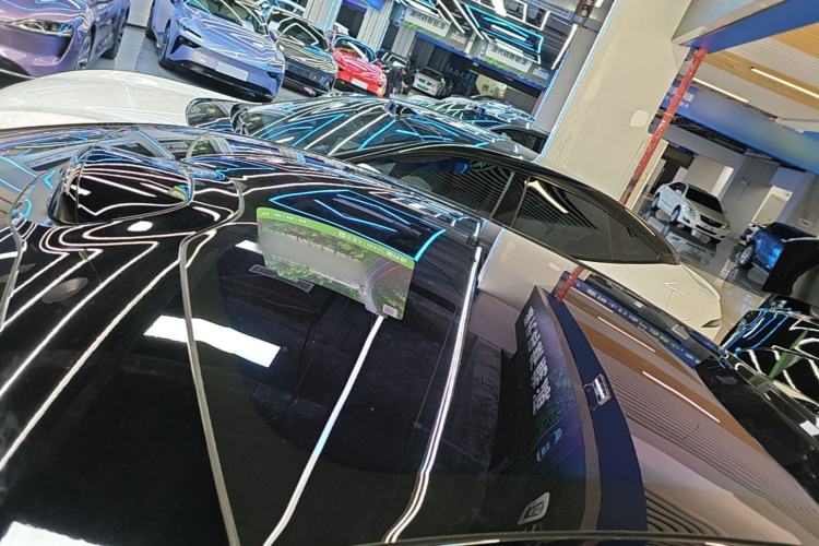 Used Xiaomi Auto SU7 2024 Four-Wheel Drive Ultra-Long Range Advanced Intelligent Driving Max Edition Roof