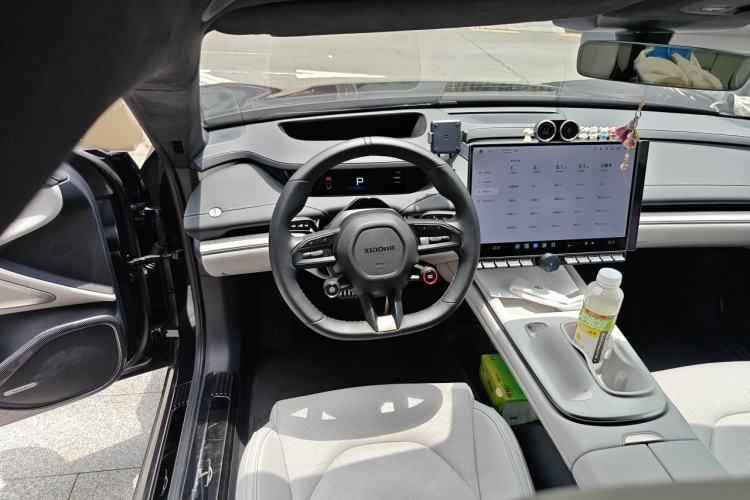 Used Xiaomi Auto SU7 2024 Four-Wheel Drive Ultra-Long Range Advanced Intelligent Driving Max Edition Steering Wheel