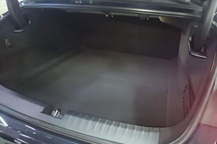 Used Xiaomi Auto SU7 2024 Rear-Drive Long-Range Intelligent Driving Version Trunk