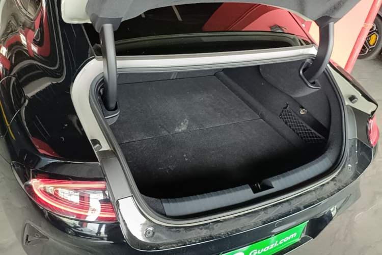 Used Xiaomi Auto SU7 2024 Four-Wheel Drive Ultra-Long Range Advanced Intelligent Driving Max Edition Trunk