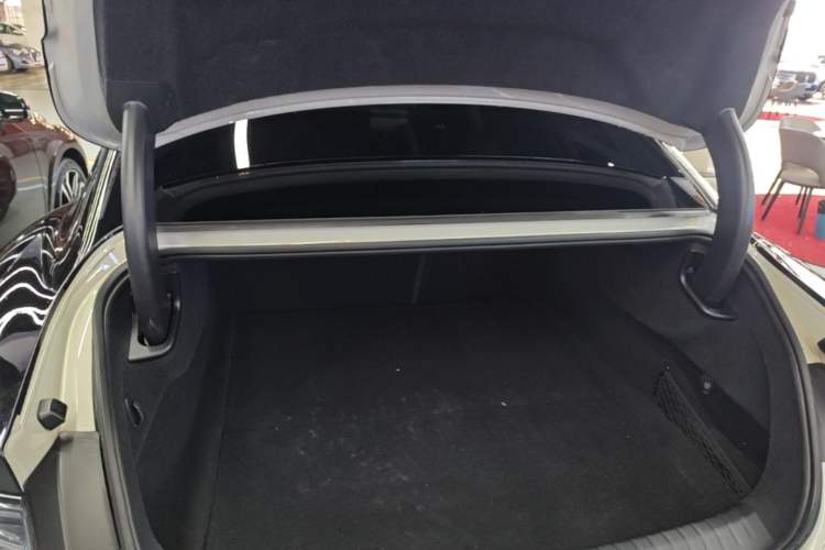 Used Xiaomi Auto SU7 2024 Four-Wheel Drive Ultra-Long Range Advanced Intelligent Driving Max Edition Trunk