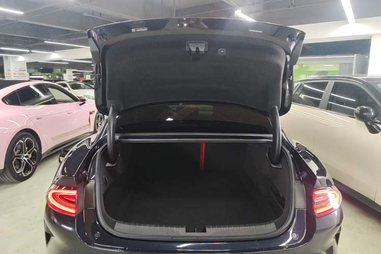 Used Xiaomi Auto SU7 2024 Four-Wheel Drive Ultra-Long Range Advanced Intelligent Driving Max Edition Trunk