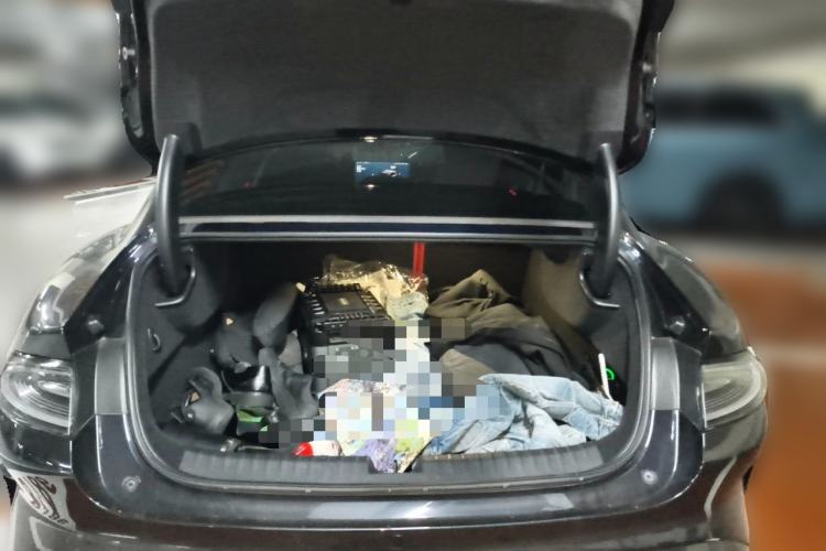 Used Xiaomi Auto SU7 2024 Four-Wheel Drive Ultra-Long Range Advanced Intelligent Driving Max Edition Trunk