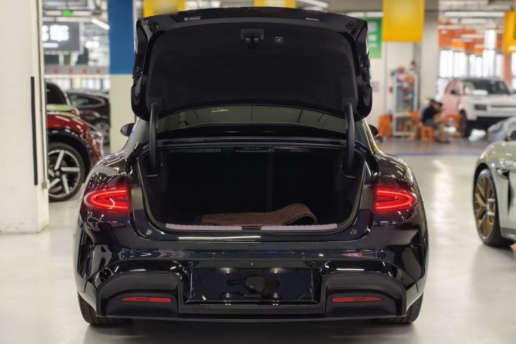 Used Xiaomi Auto SU7 2024 Four-Wheel Drive Ultra-Long Range Advanced Intelligent Driving Max Edition Trunk