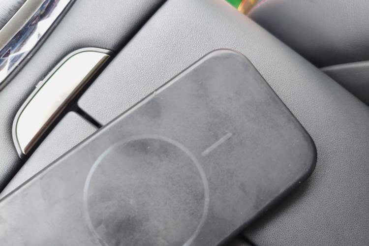 Used Xiaomi Auto SU7 2024 Rear-Drive Long-Range Intelligent Driving Version Vehicle Key